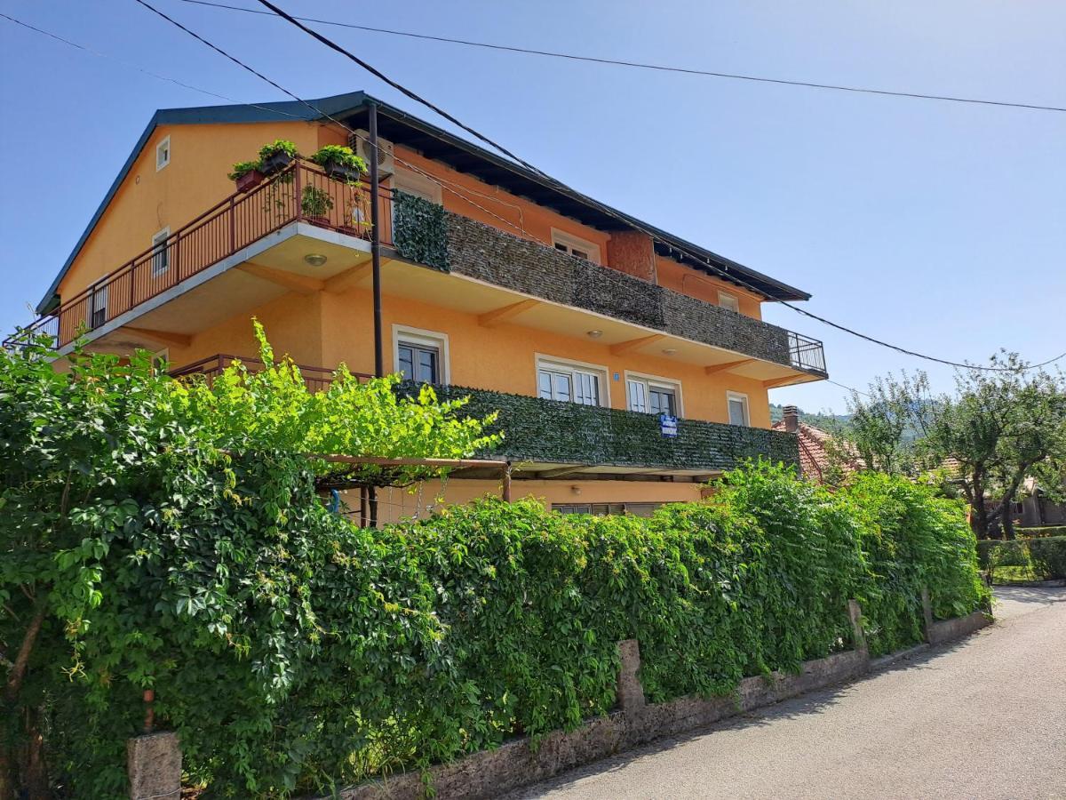 Mirkovic Apartment *