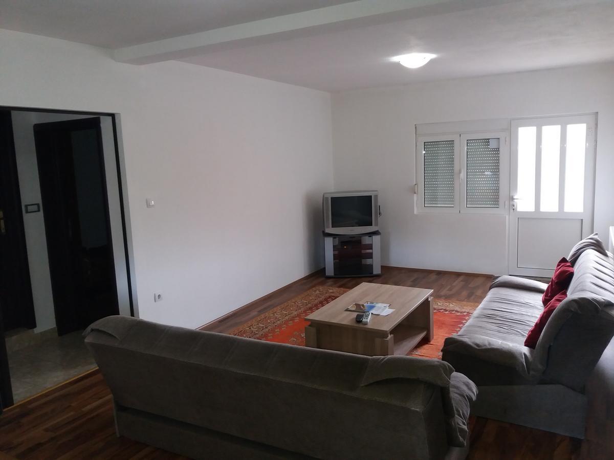 Mirkovic Apartment *