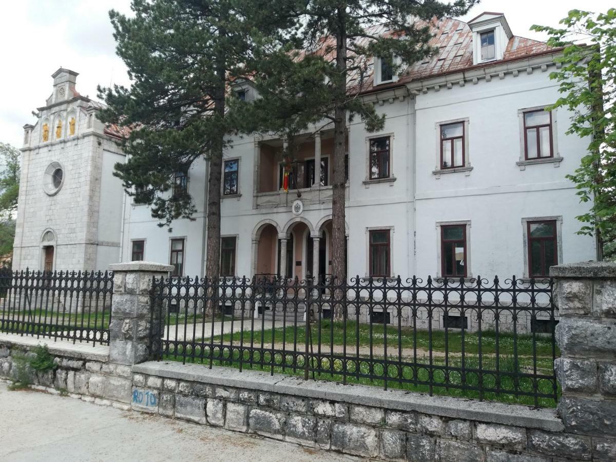 Mirkovic Apartment